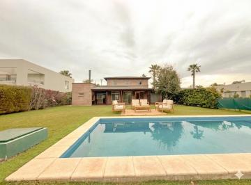 Casa · 270m² · 4 Ambientes · 2 Cocheras · Casa 3 Dorm - Funes Hills Miraflores
