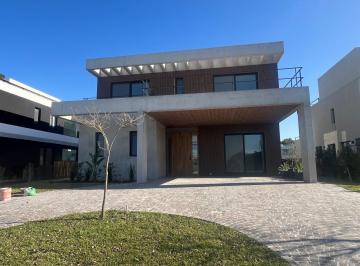 Casa · 800m² · 8 Ambientes · 4 Cocheras · Casa en Venta en El Yacht, Nordelta