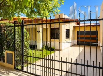 Casa · 188m² · 5 Ambientes · 1 Cochera · Venta Casa Dos Dorm. Don Bosco Al 300 Cinco Saltos Rio Negro