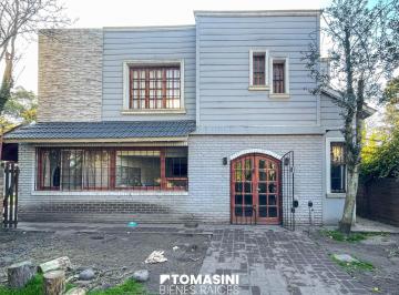 Casa · 287m² · 4 Ambientes · 2 Cocheras · Dos Viviendas en Block