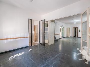 Casa · 228m² · 6 Ambientes · 1 Cochera · Casa a Refaccionar - Venta - 6 Ambientes - Terraza - Patio - Colegiales