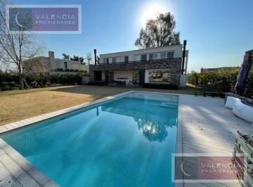 Casa · 417m² · 6 Ambientes · 2 Cocheras · Casa - El Encuentro