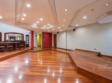 Casa · 450m² · 8 Ambientes · 2 Cocheras · Venta Chalet 8 Ambientes Lomas del Mirador Playroom Cochera