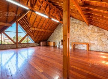 Casa · 450m² · 8 Ambientes · 2 Cocheras · Venta Chalet 8 Ambeintes Lomas del Mirador Playroom Cochera