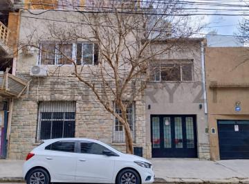 Casa · 284m² · 7 Ambientes · 1 Cochera · Venta Casa 5 Dorm. Flores Patio Terraza Cochera