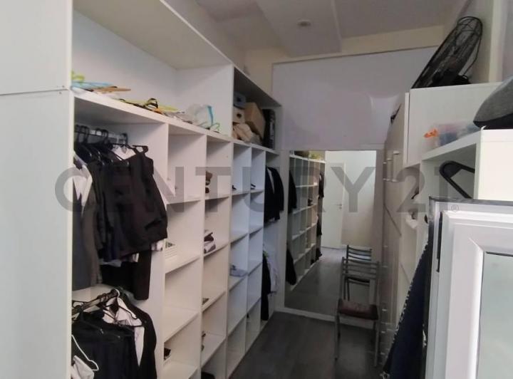 Casa · 284m² · 7 Ambientes · 1 Cochera