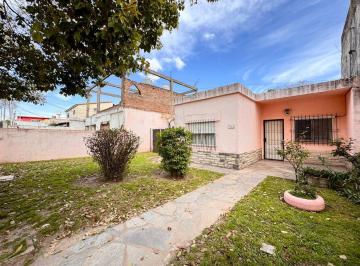 Casa · 98m² · 4 Ambientes · Casa en Venta - Centro La Paloma - Talar