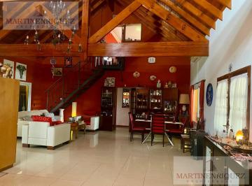 Casa · 2696m² · 6 Ambientes · 1 Cochera · Venta Casa 6 Ambientes con Cochera Haras del Sur I