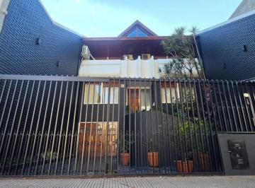 Casa · 550m² · 7 Ambientes · Casa en Venta - 6 Dorm. 4 Baños Pileta - 1070 m - Caballito Coronel Apolinario Figueroa 1035