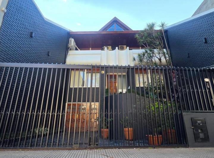 Casa · 550m² · 7 Ambientes
