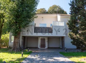 Casa · 255m² · 4 Dormitorios · 3 Cocheras · Casa de 4 Dorm. en Venta - Fincas de Iraola I