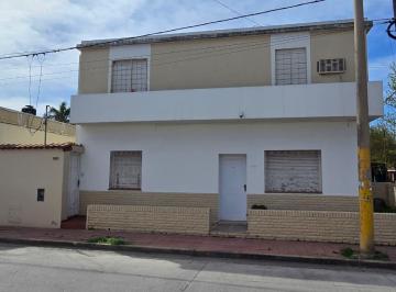 Casa · 198m² · 4 Dormitorios · 2 Cocheras · Casa en Maipú Seccion 1