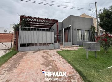Casa · 135m² · 4 Ambientes · 1 Cochera · Casa en Barrio Millamapu