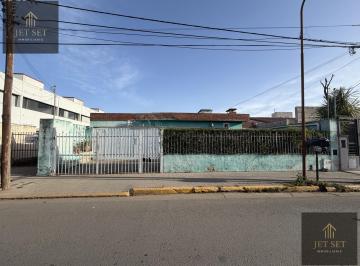 Casa · 250m² · 7 Ambientes · 4 Cocheras · Ideal Desarrollista | Va. Allende - Centro | Casa + Deptos en Venta | Lote 800 m²