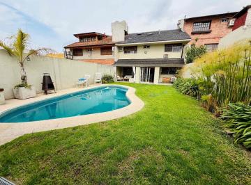 Casa · 316m² · 7 Ambientes · 1 Cochera · Casa Alquiler Martinez Pileta Jardin 4 Dorm.