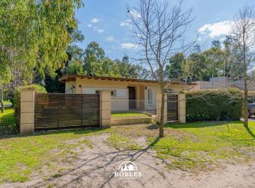 Casa · 433m² · 3 Ambientes · Casa Estilo Moderno en El Bosque Peralta Ramos