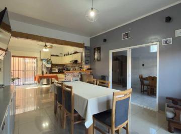 Casa · 165m² · 3 Ambientes · 1 Cochera · Venta Casa 3amb Cochera, Parrilla, Ampliacion en P. a