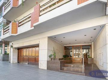 Departamento de 4 ambientes, Caballito · 4 Ambientes con Dependencias y Cochera Fija Excelente Estado y Ubicacion