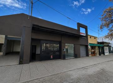 Casa · 290m² · 10 Ambientes · 1 Cochera · Propiedad Multifuncional Comercial en Venta