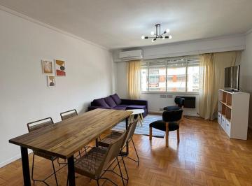 Departamento · 83m² · 3 Ambientes · Alquiler Temporario 3 Amb. Amoblado C/balcón - Azcuenaga 1800
