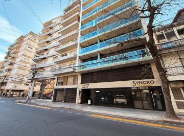 Departamento · 47m² · 2 Ambientes · Alem 1517 - Departamento de 1 Dormitorio con Patio en Alquiler - Martin, Rosario