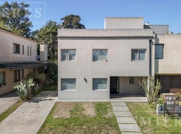 Casa · 150m² · 3 Ambientes · Casa en Venta en Los Olivares
