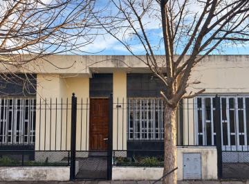 Casa · 125m² · 3 Ambientes · 1 Cochera · Venta Casa 2 Dormis, Barrio Golf, San Nicolas