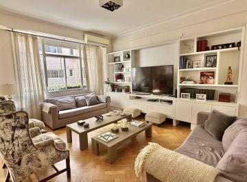Departamento · 172m² · 4 Ambientes · 1 Cochera · Venta de Distinguido Departamento de 3 Dorm. con Cochera en Recoleta