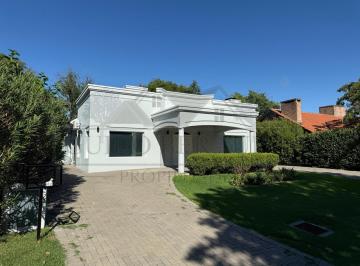 Casa · 168m² · 4 Ambientes · 1 Cochera · Casa en Las Praderas de Lujan