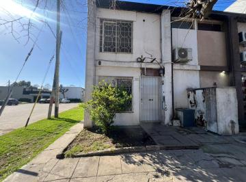 PH · 70m² · 4 Ambientes · Venta PH 4 Amb C Patio a Refaccionar Hurlingham