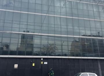 Edificio · 4636m² · 22 Cocheras · Alquiler de Edificio en Block de 4,636 m² en Parque Patricios