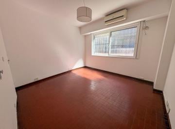 Departamento · 83m² · 4 Ambientes · Venta 4 Amb con Dependencia y Patio en Recoleta