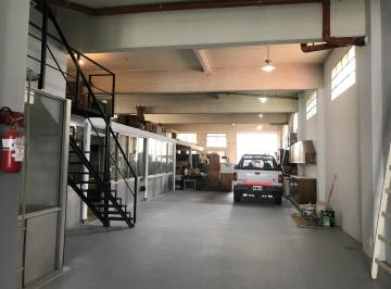 Depósito · 330m² · 5 Cocheras · Venta de Depósito de 330 m² en Martinez