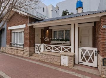 Casa · 88m² · 3 Ambientes · Chalet Tres Ambientes con Parque Barrio Chauvin