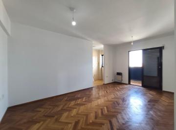 Foto · Piso 16 + Mucha Luz - 2 Dorm. con Balcón en Pleno Centro