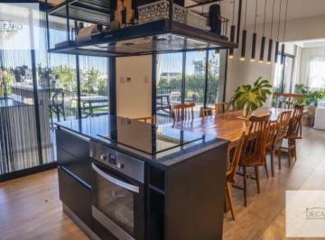 Casa · 265m² · 6 Ambientes · Casa - Santa Lucia