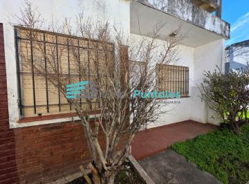 PH · 49m² · 3 Ambientes · Casa Tipo PH 3 Ambientes en Luis Guillón a Refaccionar