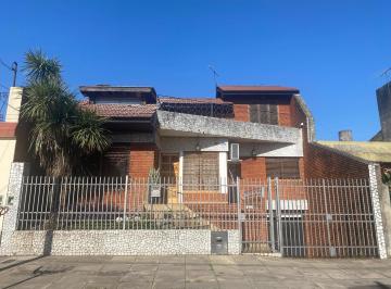 Casa · 178m² · 5 Ambientes · 3 Cocheras · Venta Casa 5 Ambientes Quincho Pileta Entre Rios Al 4000 San Justo Gbaa