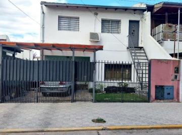 Casa de 8 ambientes, San Isidro · Casa Multifamiliar en Villa Adelina - Venta en Block
