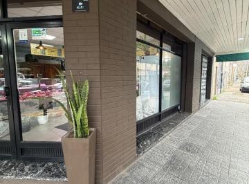 Local comercial · 900m² · 1 Ambiente · Local en Esquina a Cuadras de La Estacion de Temperley!