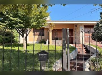 Casa · 400m² · 7 Ambientes · 1 Cochera · Casa en Venta Villa Carlos Paz | 2 Dorm. Pileta Quincho Vista a Las Sierras