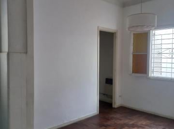Departamento de 2 ambientes, Villa Urquiza · Luminoso 2 Ambientes con Orientación Ne en Villa Urquiza | 2° Piso por Escalera
