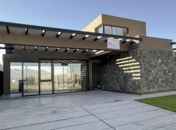 Casa · 144m² · 4 Ambientes · 2 Cocheras · Casa en Construccion. Barrio Privado Lar de Terrada. Carrodilla. Lujan de Cuyo