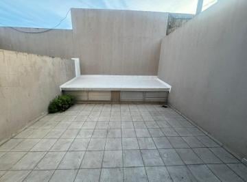 Departamento · 70m² · 2 Ambientes · 1 Cochera · Excelente Dpto Tipo PH con Dos Patios y Cochera Cubierta