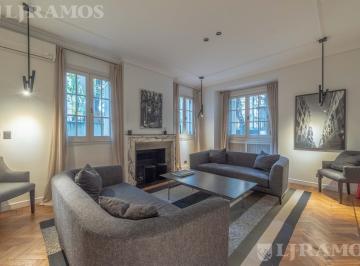 Casa · 320m² · 6 Ambientes · 3 Cocheras · Casa en Palermo Chico con Jardín, Terraza y Cocheras!