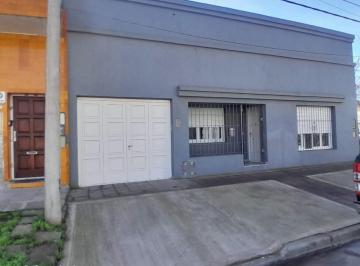 Casa · 180m² · 4 Ambientes · Casa Reciclada de 4 Ambientes en Barrio Sarmiento