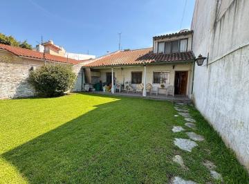 UGX-UGX-111_2 · Casa en Venta en Ramos Mejia