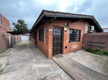 Casa · 120m² · 3 Ambientes · Venta de Casa Mas Departamento en Ostende - Pinamar