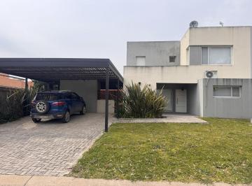 Casa · 135m² · 5 Ambientes · 2 Cocheras · Casa - Eidico Casas