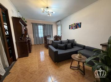 PH · 151m² · 6 Ambientes · Venta - PH - 6 Ambientes - 1° Piso - Zona Céntrica - en Lanús Este